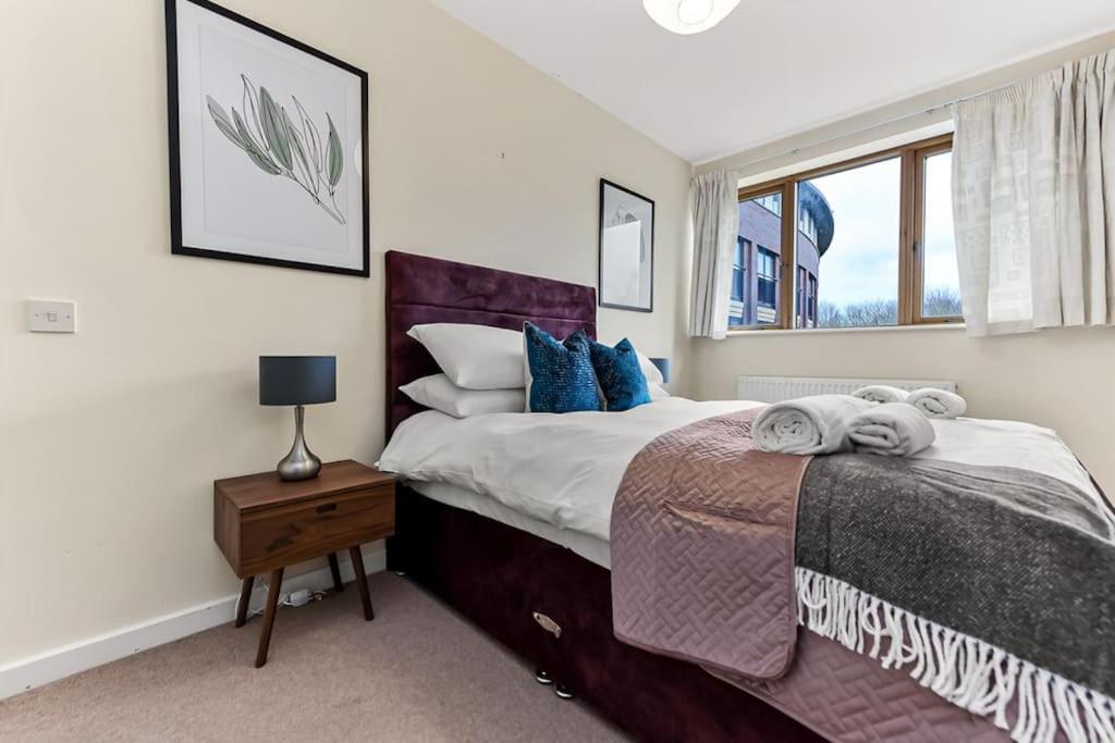 Large Group & Contractor Booking! Duplex W/Parking Milton Keynes Exterior foto
