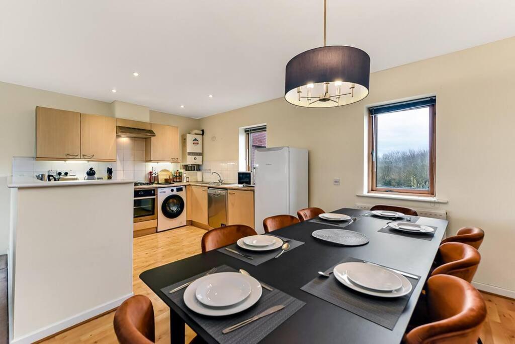 Large Group & Contractor Booking! Duplex W/Parking Milton Keynes Exterior foto