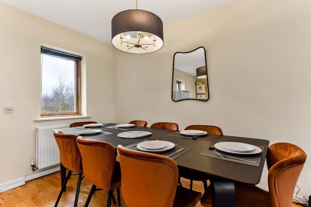 Large Group & Contractor Booking! Duplex W/Parking Milton Keynes Exterior foto